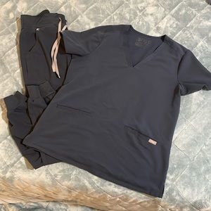 Figs scrub set. Medium top, medium/tall jogger. Dark blue no rips or stains.